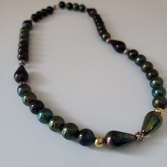 Vintage Iridescent Duochrome Reflect Stone Bead Necklace - Picture 7 of 17